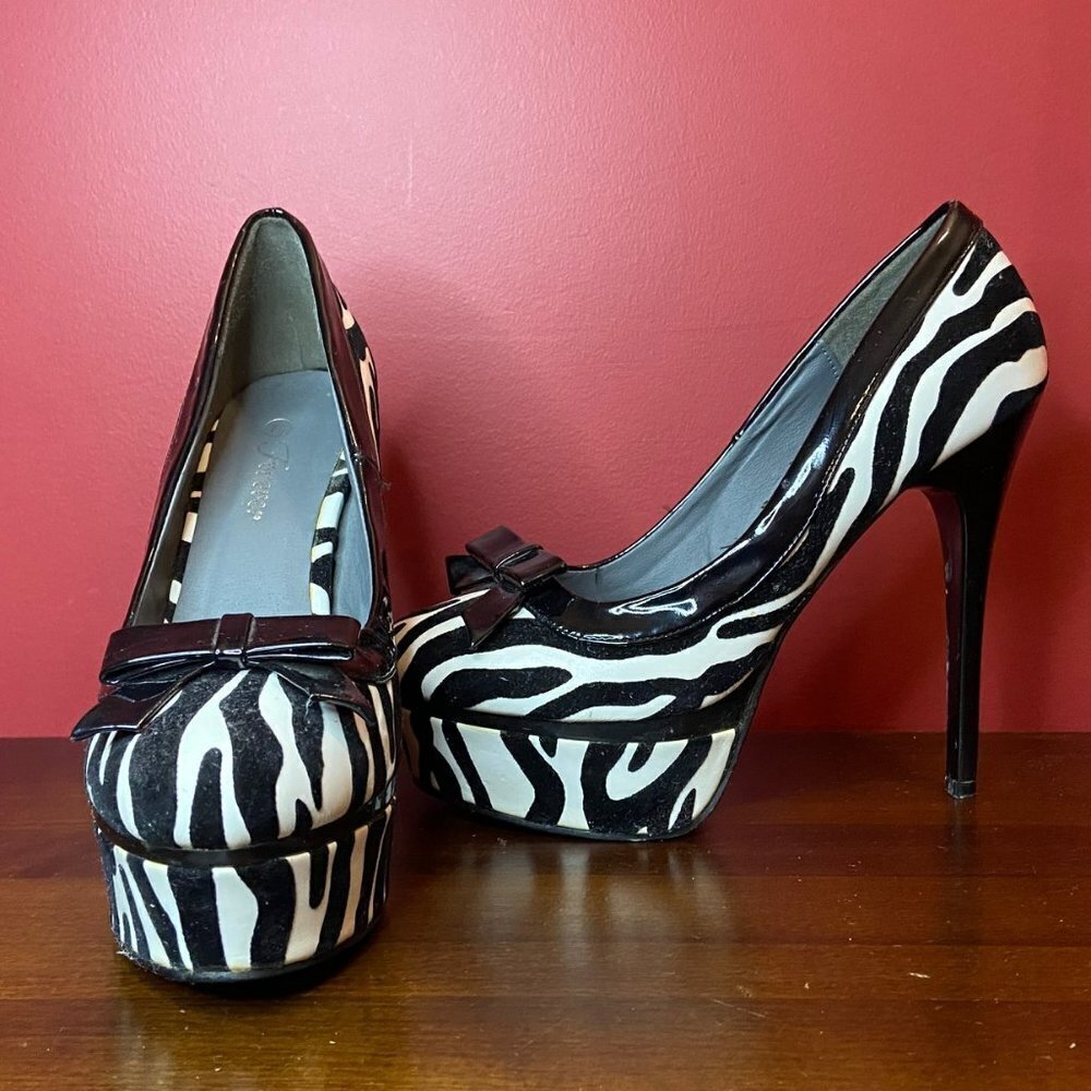 Forever Women's B/W Zebra Print Platform Shoes - Size 7.5